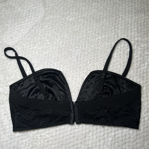 TOBI Black Lace Crop Top size medium - Picture 2 of 2